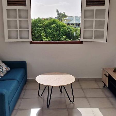 Joli T2 En Bas De Villa Vue Jardin Et Mer Vieux-Habitants Extérieur photo