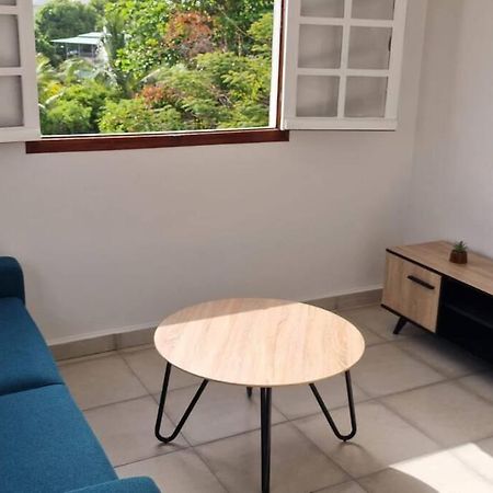 Joli T2 En Bas De Villa Vue Jardin Et Mer Vieux-Habitants Extérieur photo