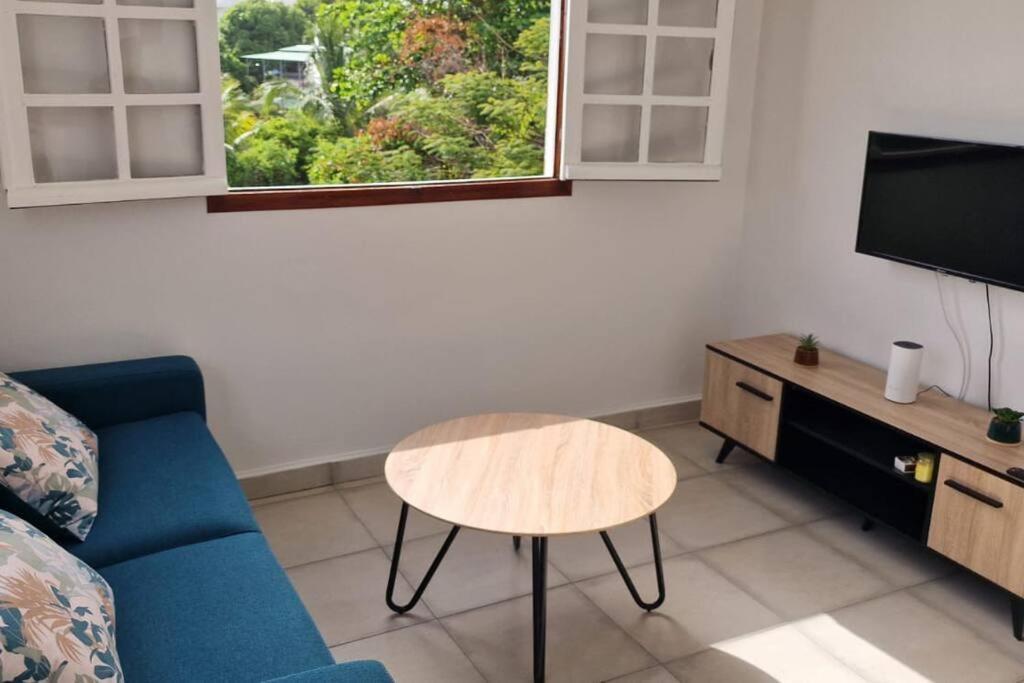 Joli T2 En Bas De Villa Vue Jardin Et Mer Vieux-Habitants Extérieur photo